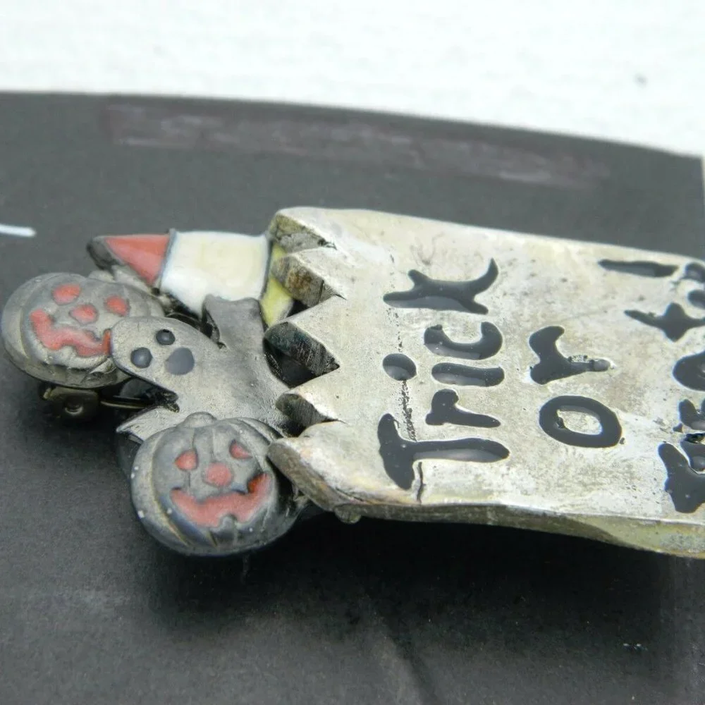 Vintage NOS Halloween Trick or Treat Bag Pin